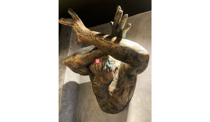 CentrMebel | Настінна скульптура Wall art man (cross arm) (мідний) 1